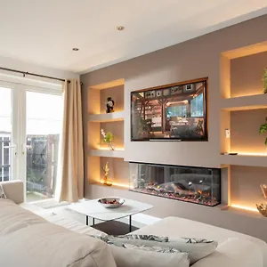 Cosy Modern Centre 2 Bed Apartment
